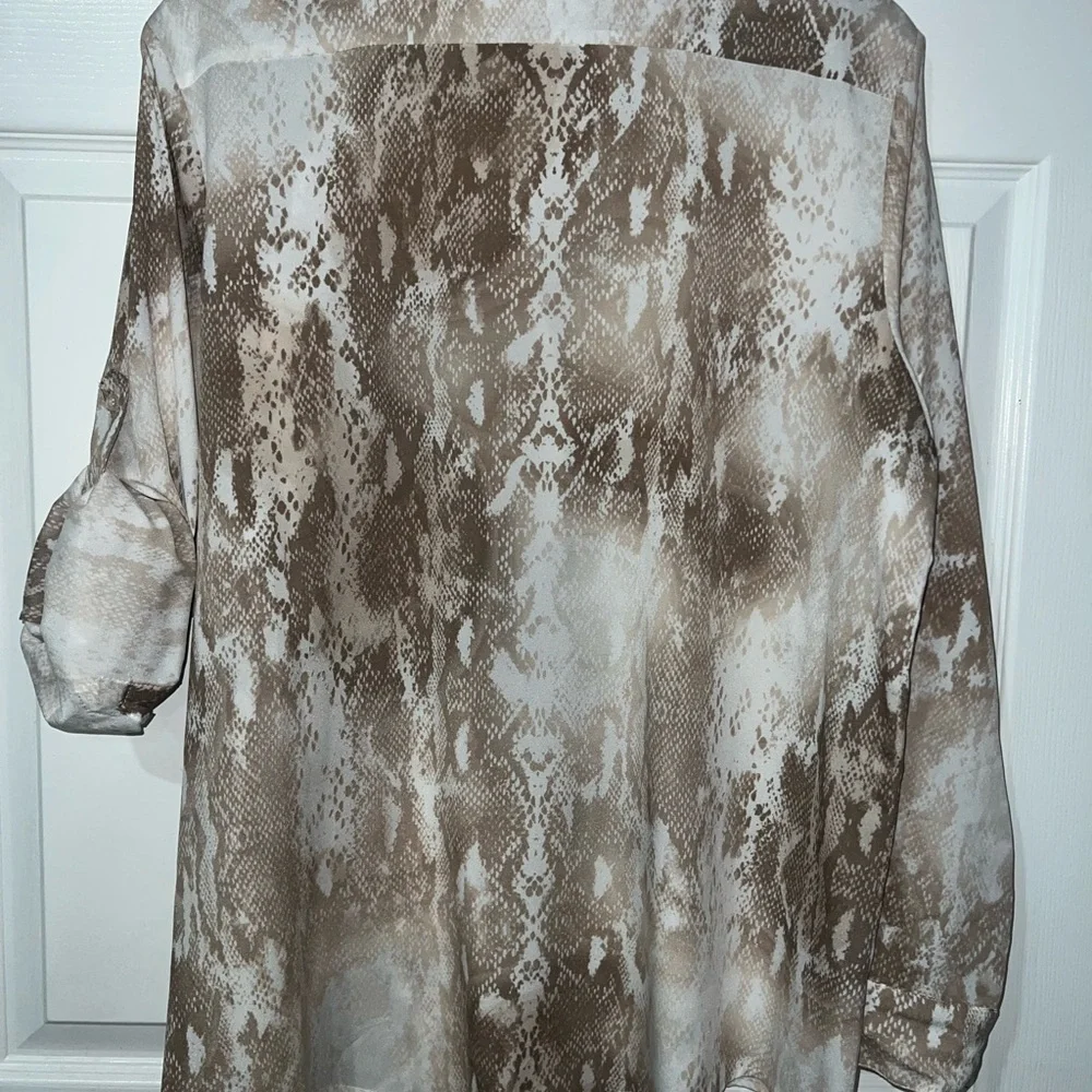 Calvin Klein Soft Python Print Top - Picture 5 of 7